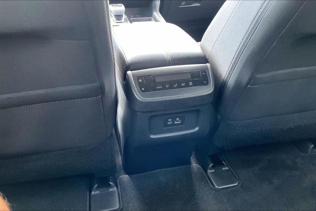 2023 Nissan Pathfinder SV