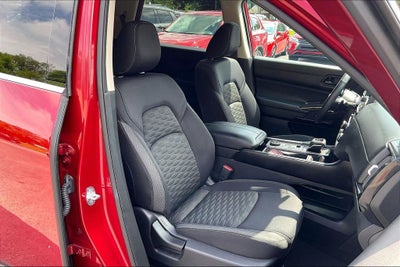 2023 Nissan Pathfinder SV