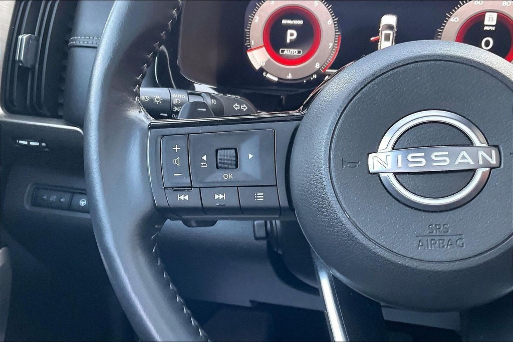 2023 Nissan Pathfinder Platinum Black