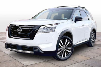 2023 Nissan Pathfinder Platinum Black