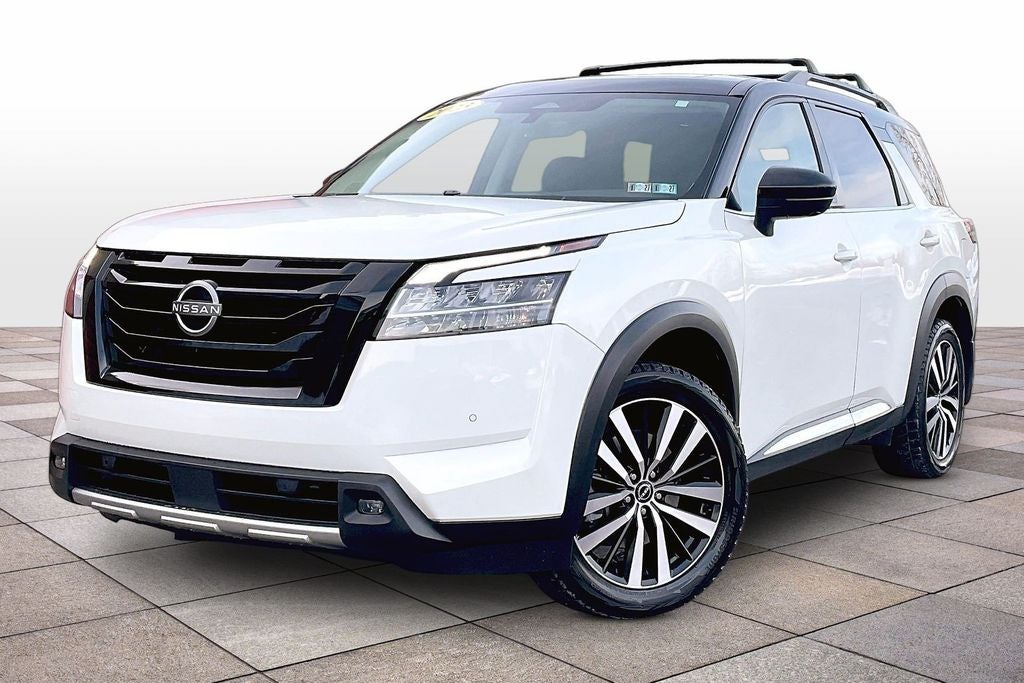 2023 Nissan Pathfinder Platinum Black