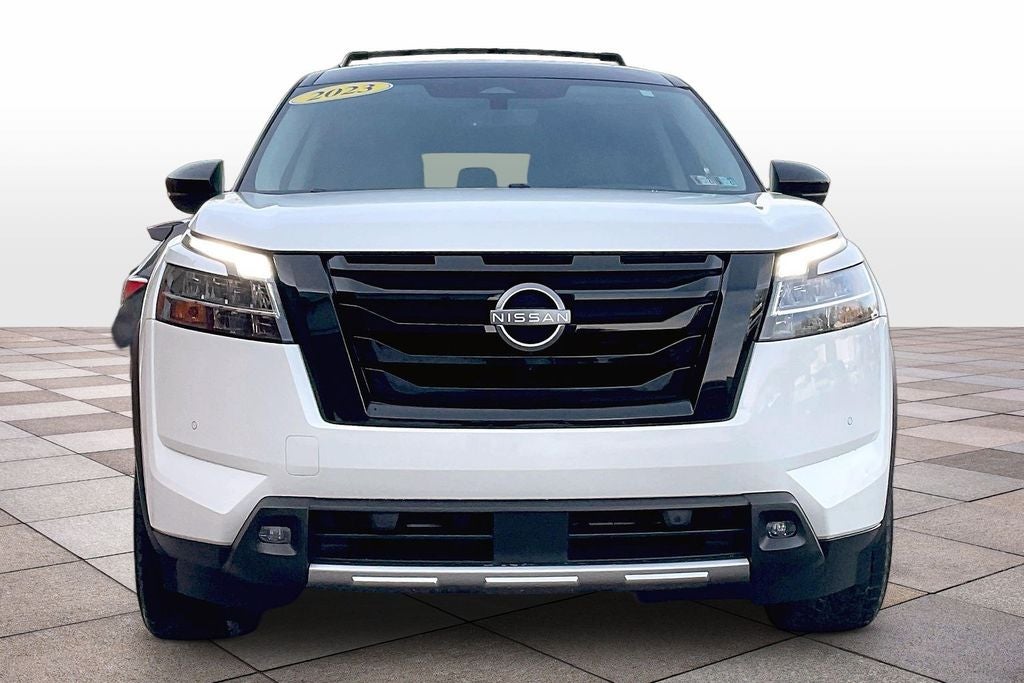 2023 Nissan Pathfinder Platinum Black