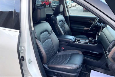 2023 Nissan Pathfinder Platinum Black