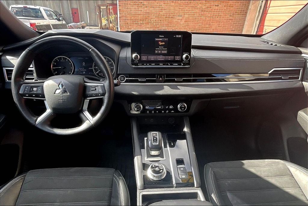 2022 Mitsubishi Outlander Black Edition