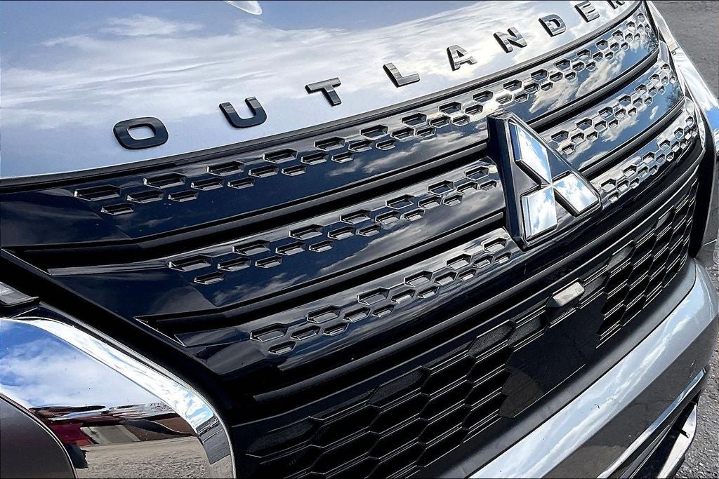 2022 Mitsubishi Outlander Black Edition