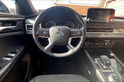 2022 Mitsubishi Outlander Black Edition