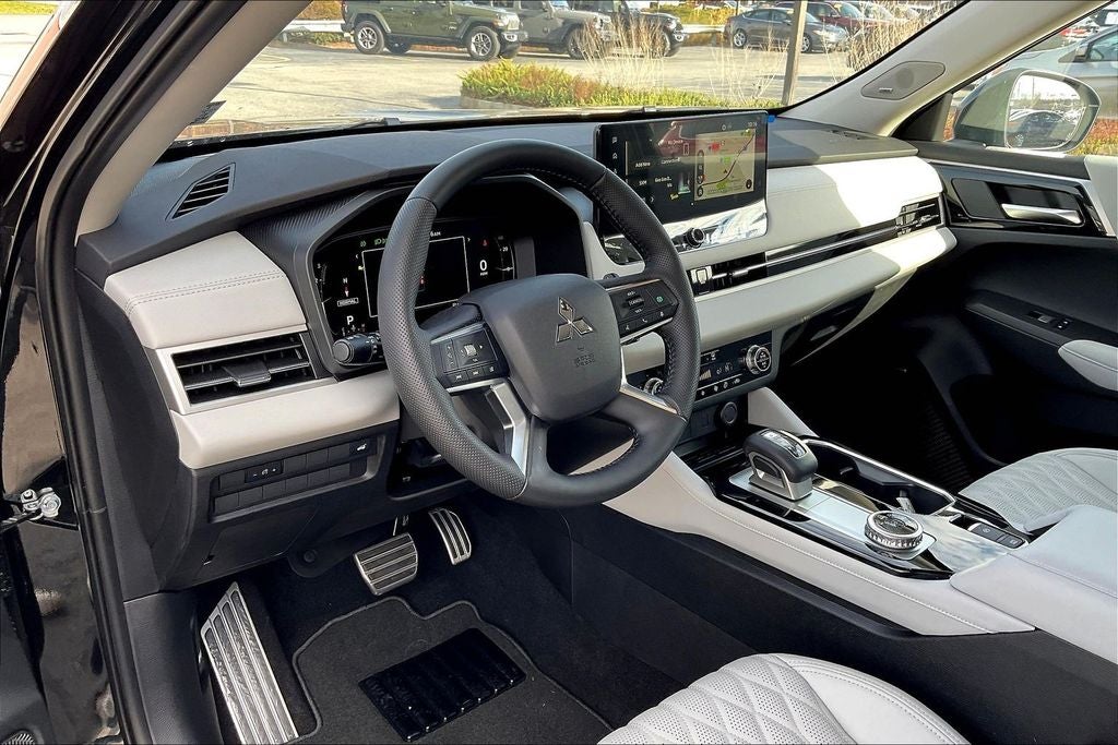 2025 Mitsubishi Outlander SEL