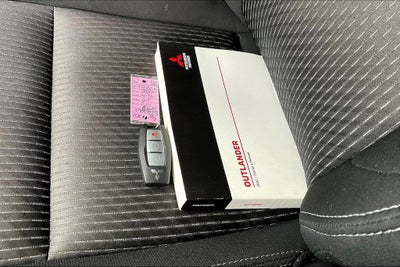 2022 Mitsubishi Outlander ES