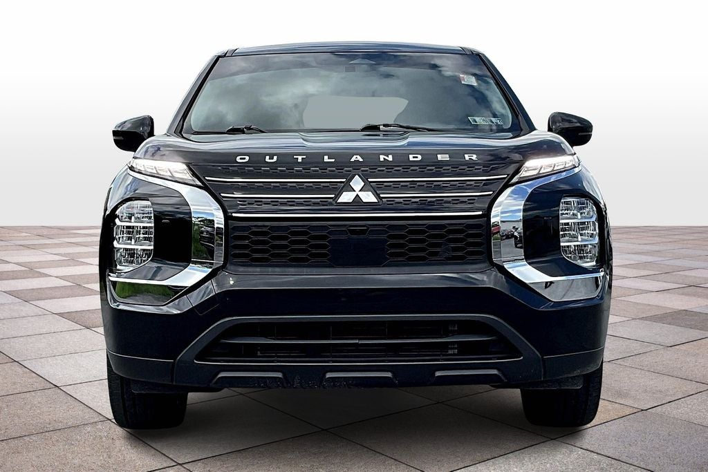2022 Mitsubishi Outlander ES