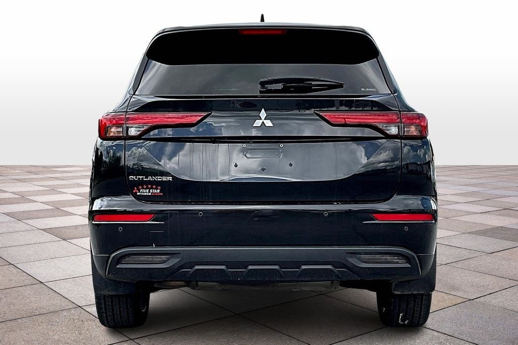 2022 Mitsubishi Outlander ES