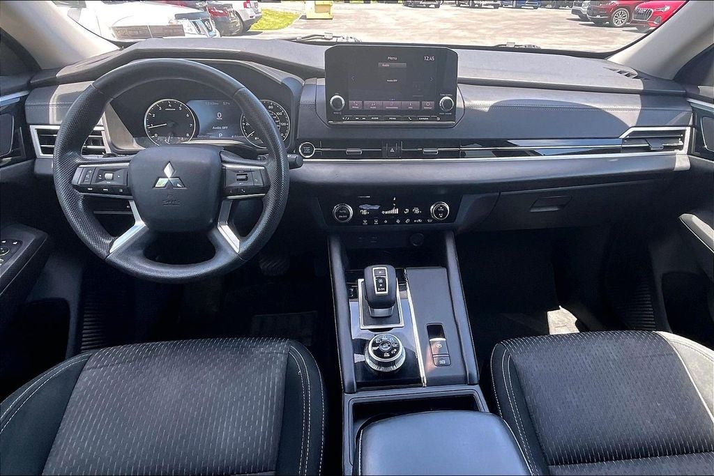 2022 Mitsubishi Outlander ES