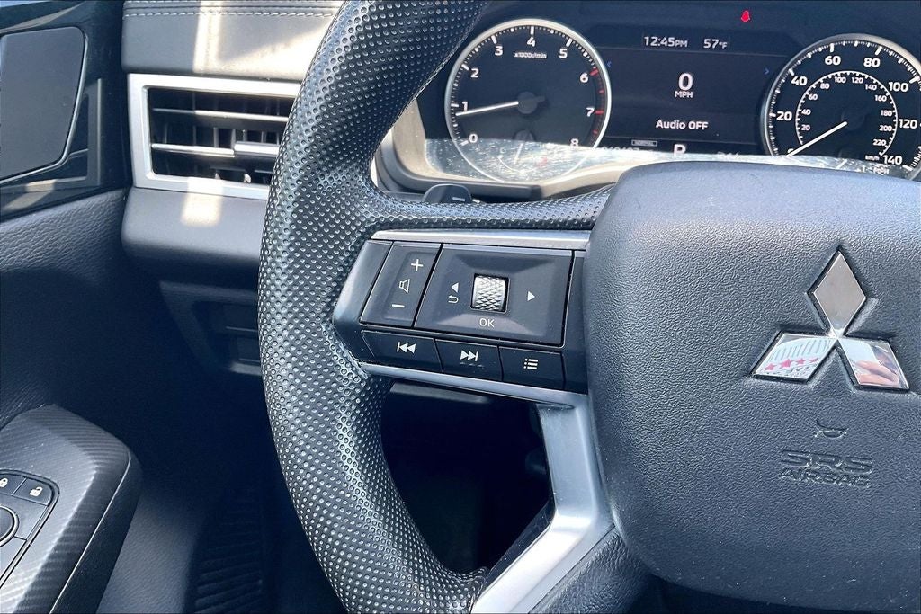2022 Mitsubishi Outlander ES