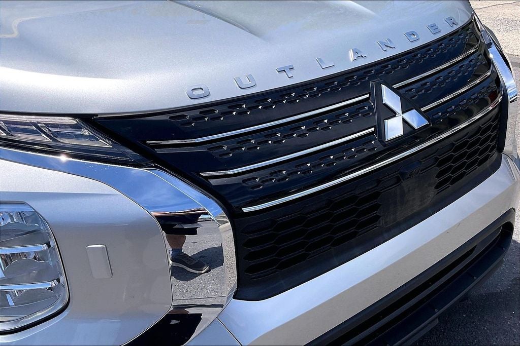 2022 Mitsubishi Outlander ES