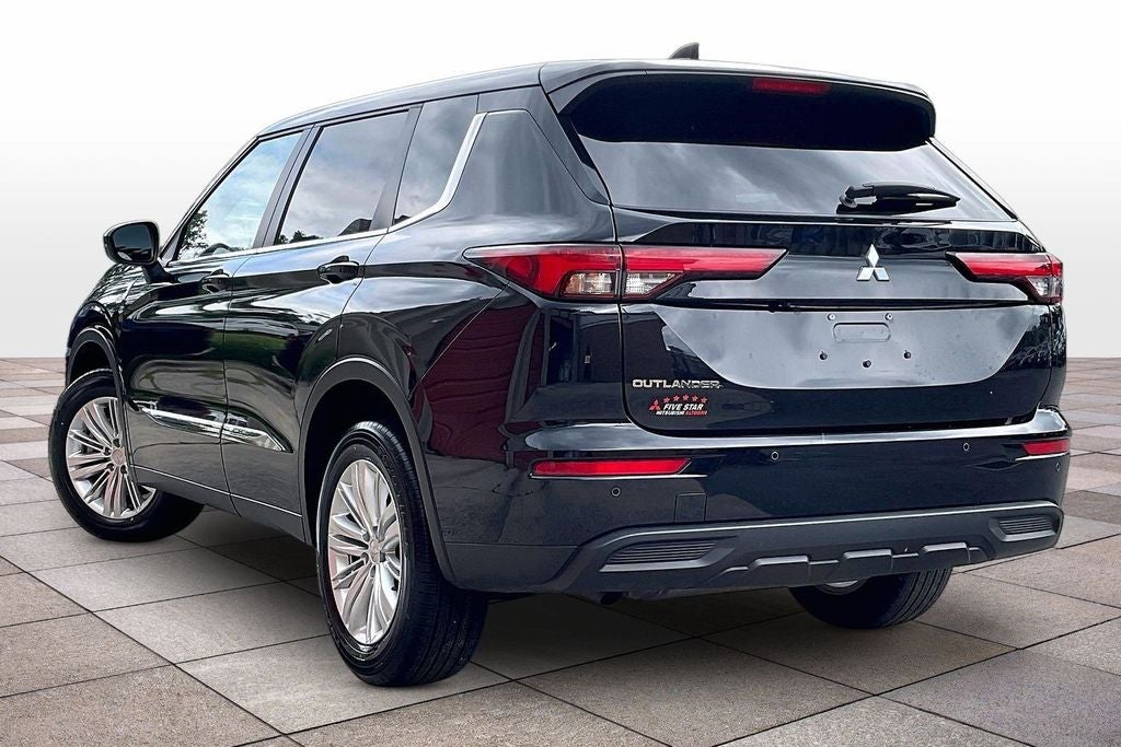 2024 Mitsubishi Outlander ES