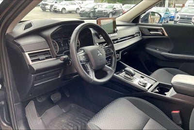 2024 Mitsubishi Outlander ES