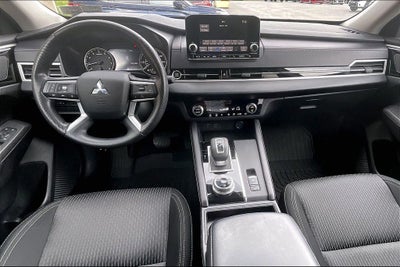 2024 Mitsubishi Outlander ES