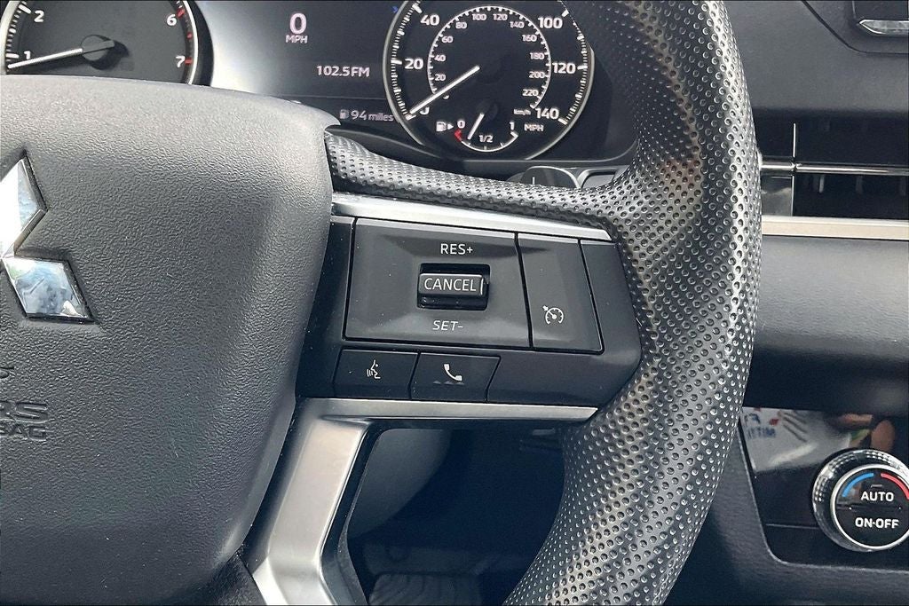 2024 Mitsubishi Outlander ES