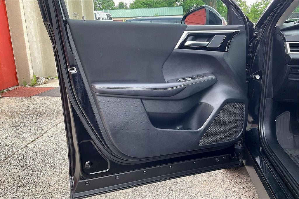 2024 Mitsubishi Outlander ES