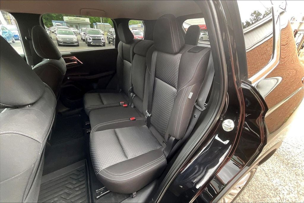2024 Mitsubishi Outlander ES