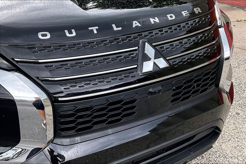 2024 Mitsubishi Outlander ES
