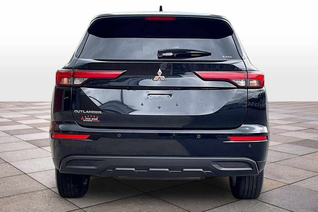 2024 Mitsubishi Outlander ES
