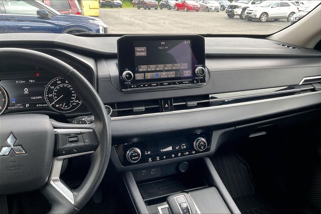 2024 Mitsubishi Outlander ES