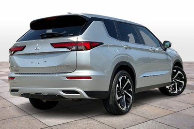 2023 Mitsubishi Outlander SE