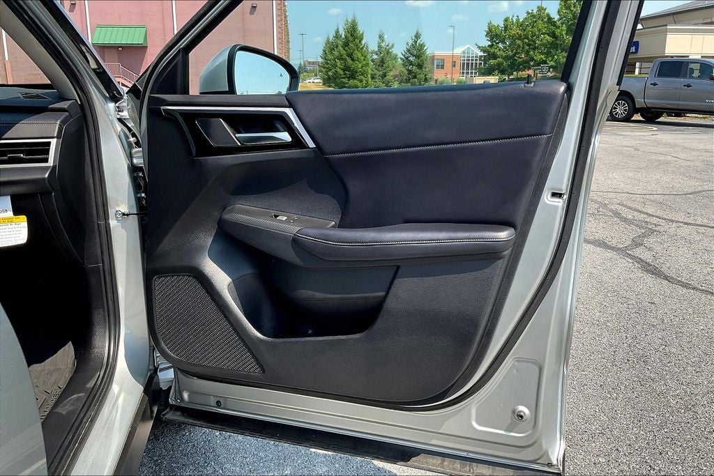 2023 Mitsubishi Outlander SE