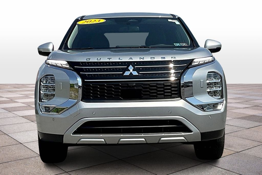2023 Mitsubishi Outlander SE