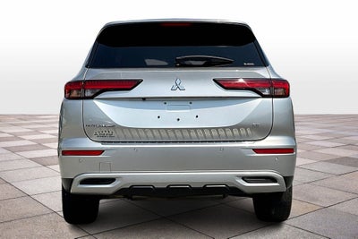 2023 Mitsubishi Outlander SE