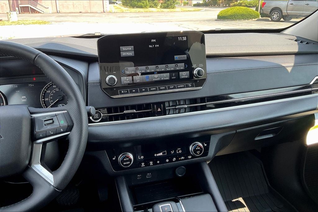 2023 Mitsubishi Outlander SE