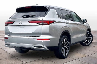 2022 Mitsubishi Outlander SE