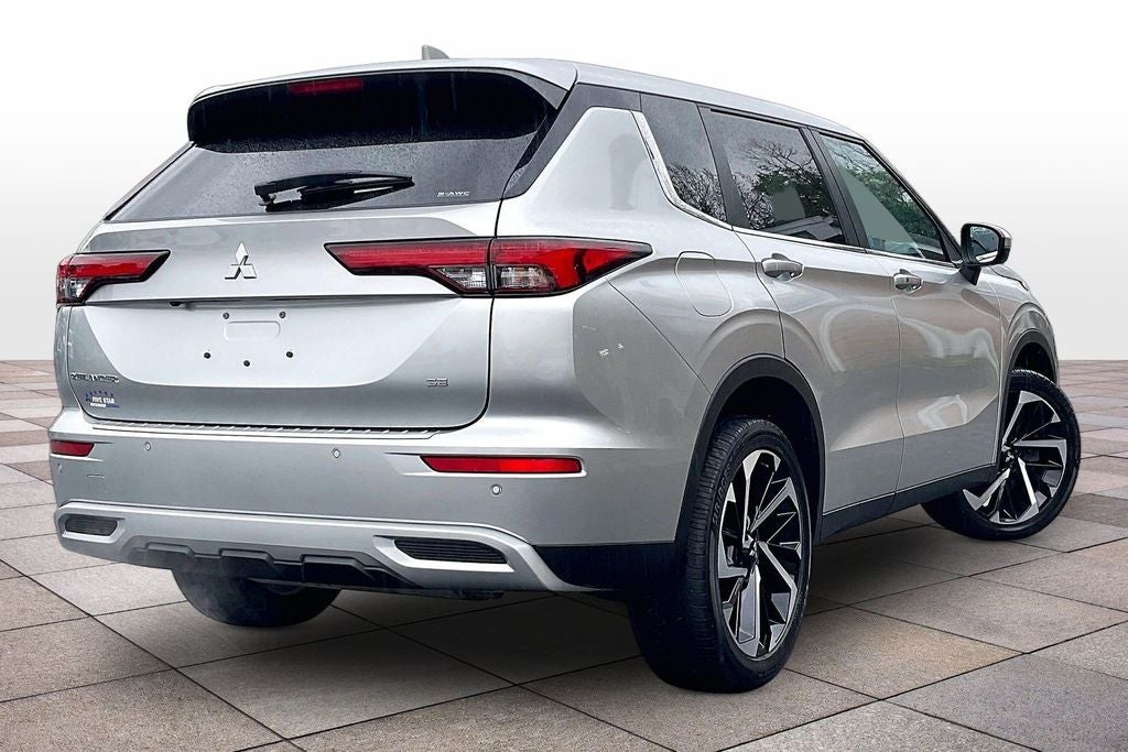 2022 Mitsubishi Outlander SE