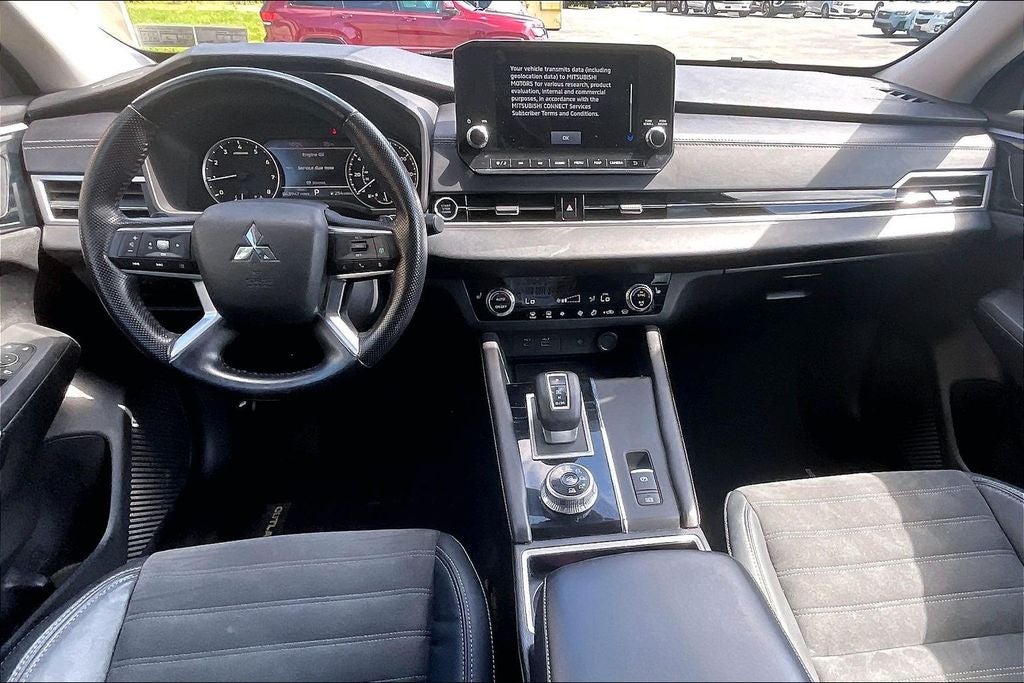 2022 Mitsubishi Outlander SE