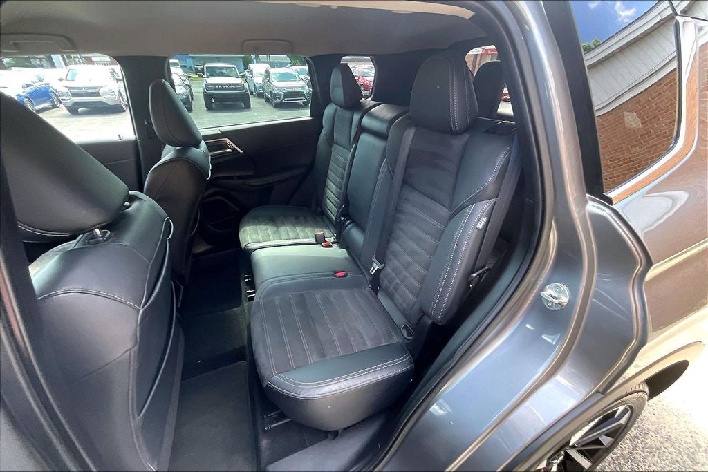 2022 Mitsubishi Outlander SE