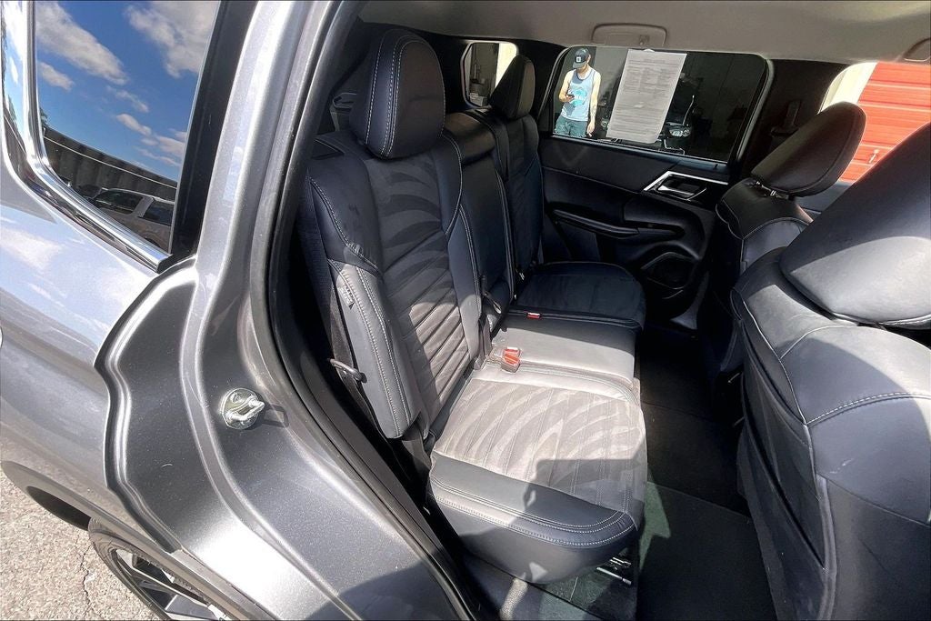 2022 Mitsubishi Outlander SE