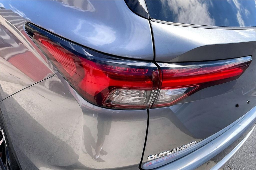 2022 Mitsubishi Outlander SE