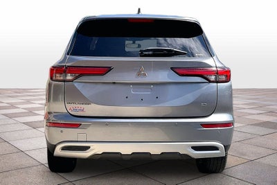 2022 Mitsubishi Outlander SE