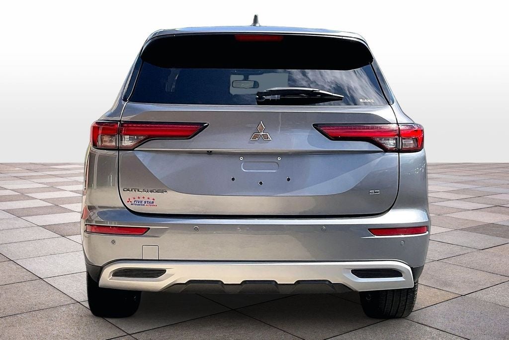 2022 Mitsubishi Outlander SE
