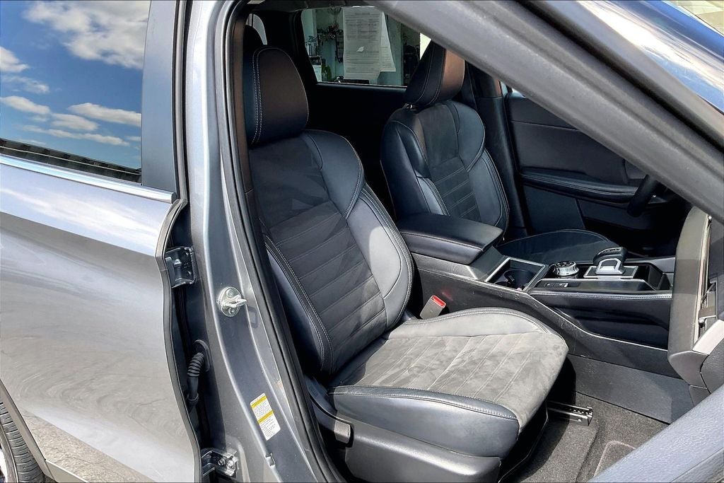 2022 Mitsubishi Outlander SE