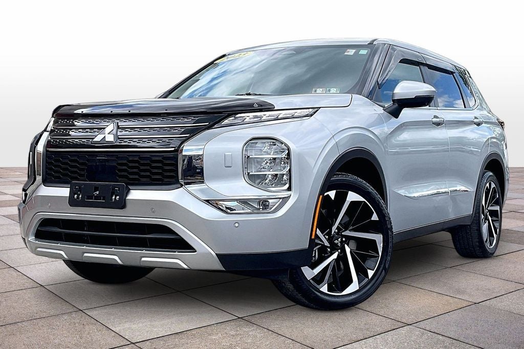 2023 Mitsubishi Outlander SE