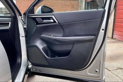 2023 Mitsubishi Outlander SE