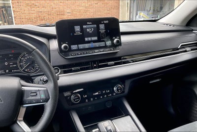 2023 Mitsubishi Outlander SE