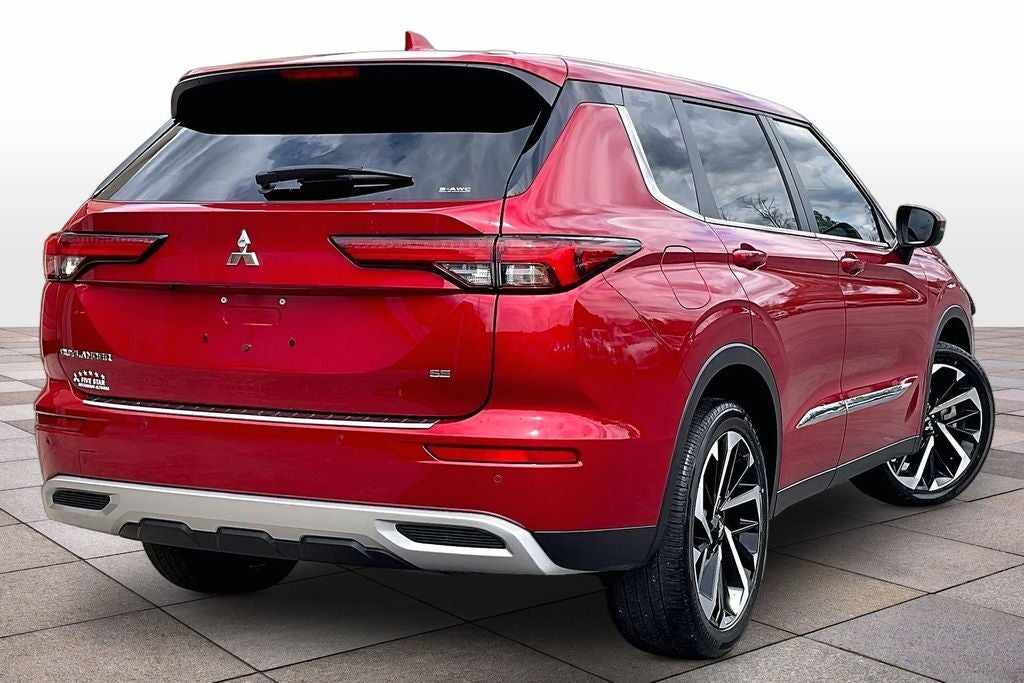 2023 Mitsubishi Outlander SE