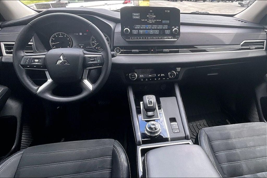 2023 Mitsubishi Outlander SE