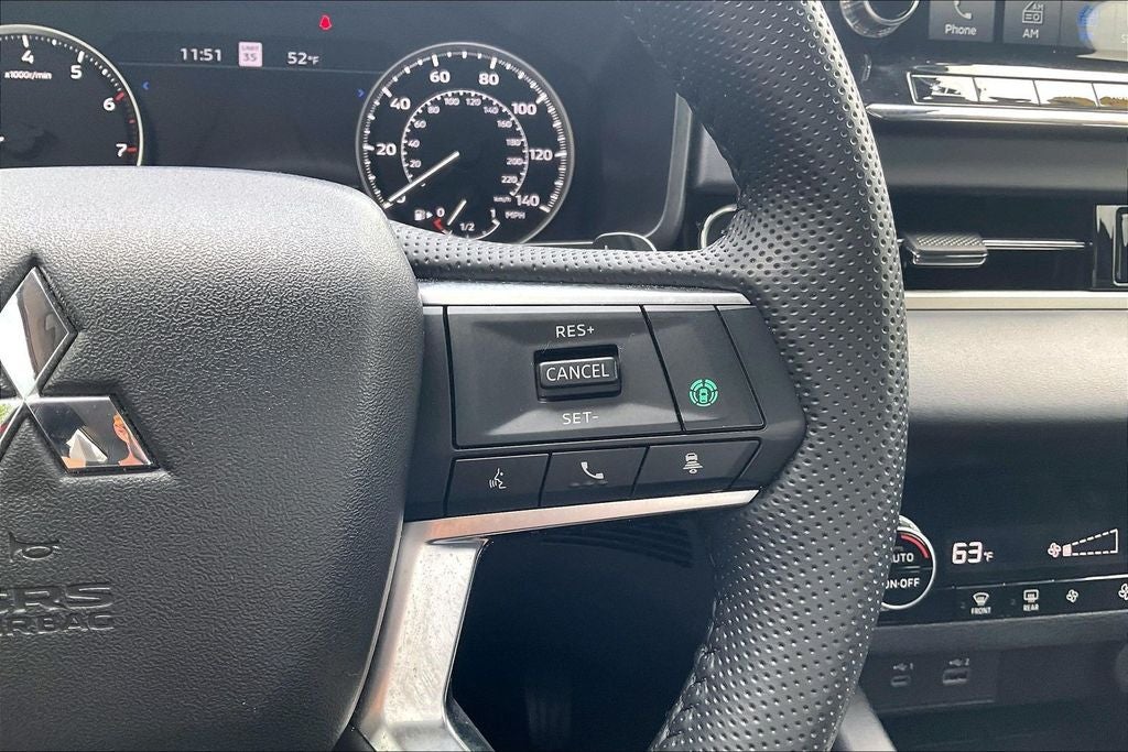2023 Mitsubishi Outlander SE