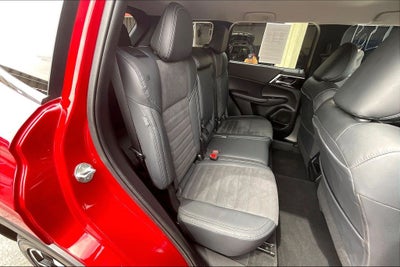 2023 Mitsubishi Outlander SE