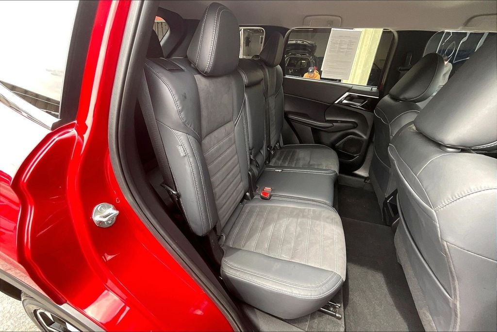 2023 Mitsubishi Outlander SE