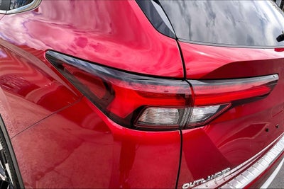 2023 Mitsubishi Outlander SE