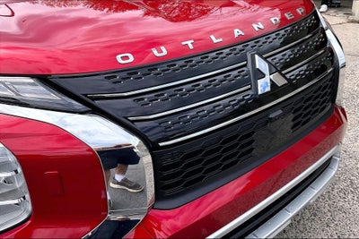 2023 Mitsubishi Outlander SE